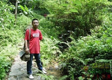 ����Ц�Ƕ��ǡ�Ȫ��ȡ�� ��Ƭ�˱�ʵ����(ͼ)